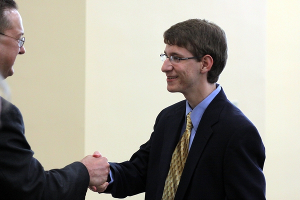 Zachary Rohrbach ’12 greeted by Jeff Beck