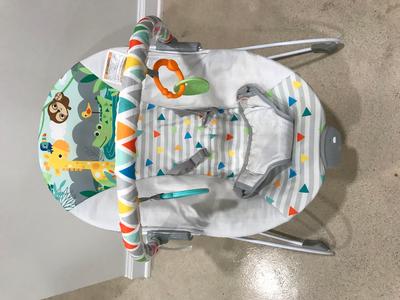 Bouncy baby chair