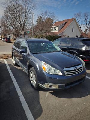 2011 Subaru Outback 2.5i Premium (Gray)