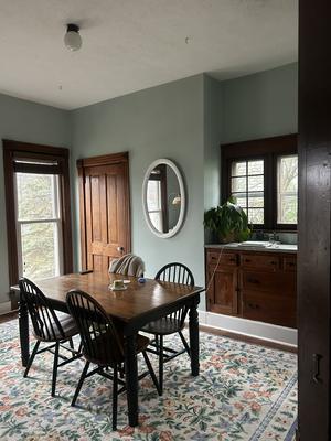 3 bedroom, 1,000 sq ft apartment close to campus, $800/month