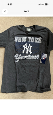 New York Yankees Tshirt, Size Medium--$8