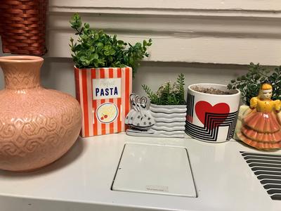 Small Planters & Vase--$4 each