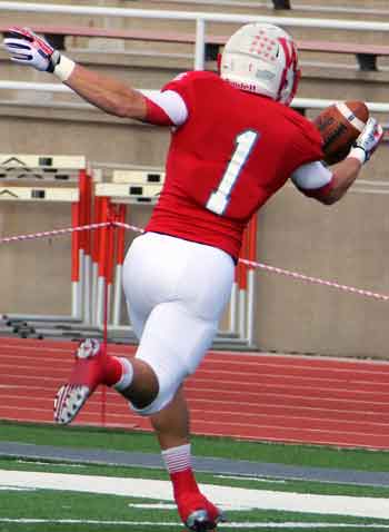 Hodges with a spectacular one-handed catch.