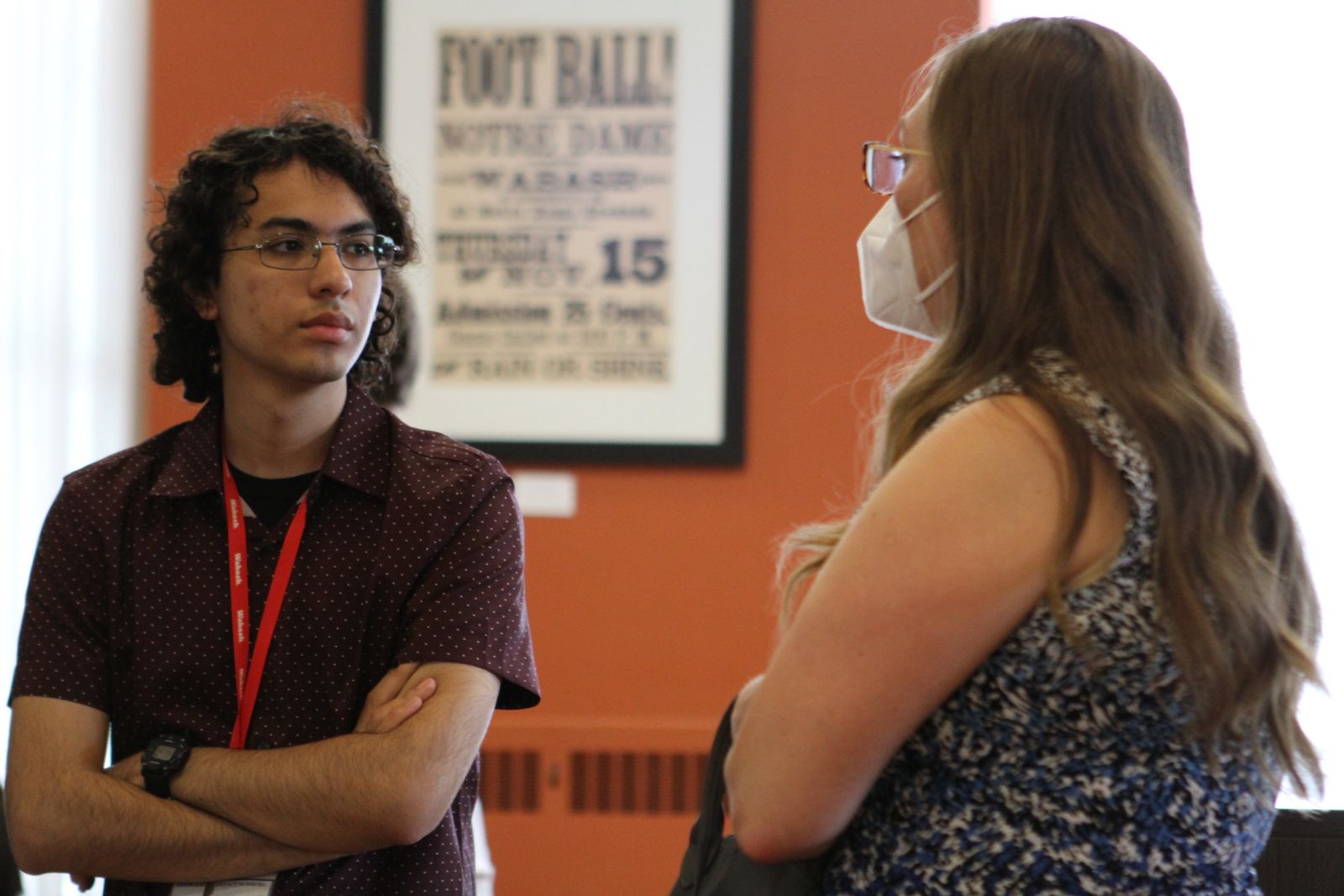 Oscar Jacome Huesca ’25 chats with Associate Professor of Rhetoric Sara Drury during the WLAIP listening party.