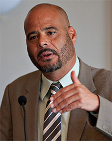 Educator, author, and entrepreneur Alonzo Jones.