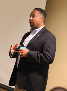 USA Track and Field CEO Max Siegel <br>spoke with Wabash students Monday night. <br>Siegel shared his experiences after becoming the <br>first African-American to graduate with honors<br> from Notre Dame Law School.