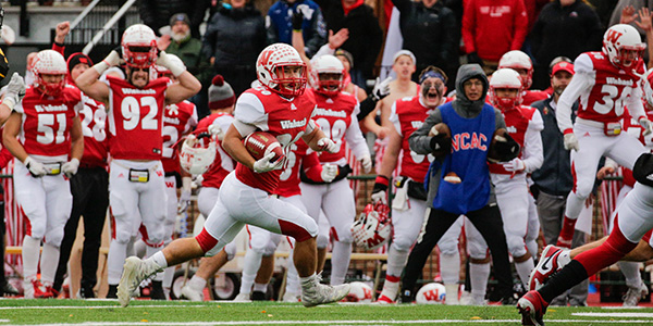 4th Quarter Plays Help Reel in a Bell Victory | Wabash College