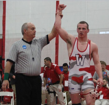 Freshman Riley Lefever scored a 3-1 win in sudden victory to capture the 184-pound weight class title at the 2014 NCAA DIII Wrestling Nationals.