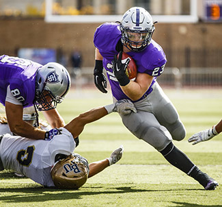 Jordan Roberts leads the Tommie attack.