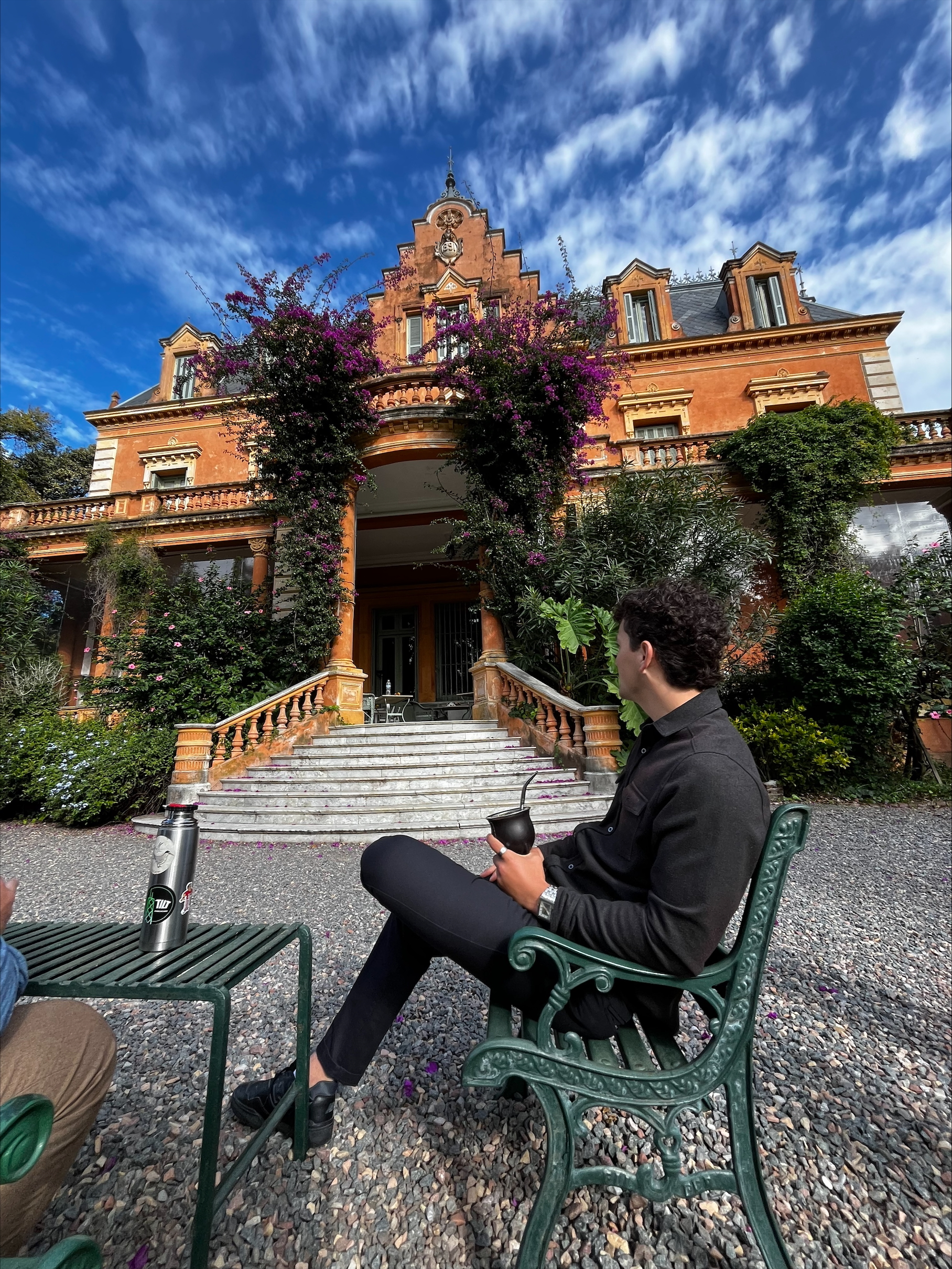 The class visited national historic monument Villa Ocampo, the historic home of writer Victoria Ocampo.