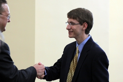 Zachary Rohrbach ’12 greeted by Jeff Beck